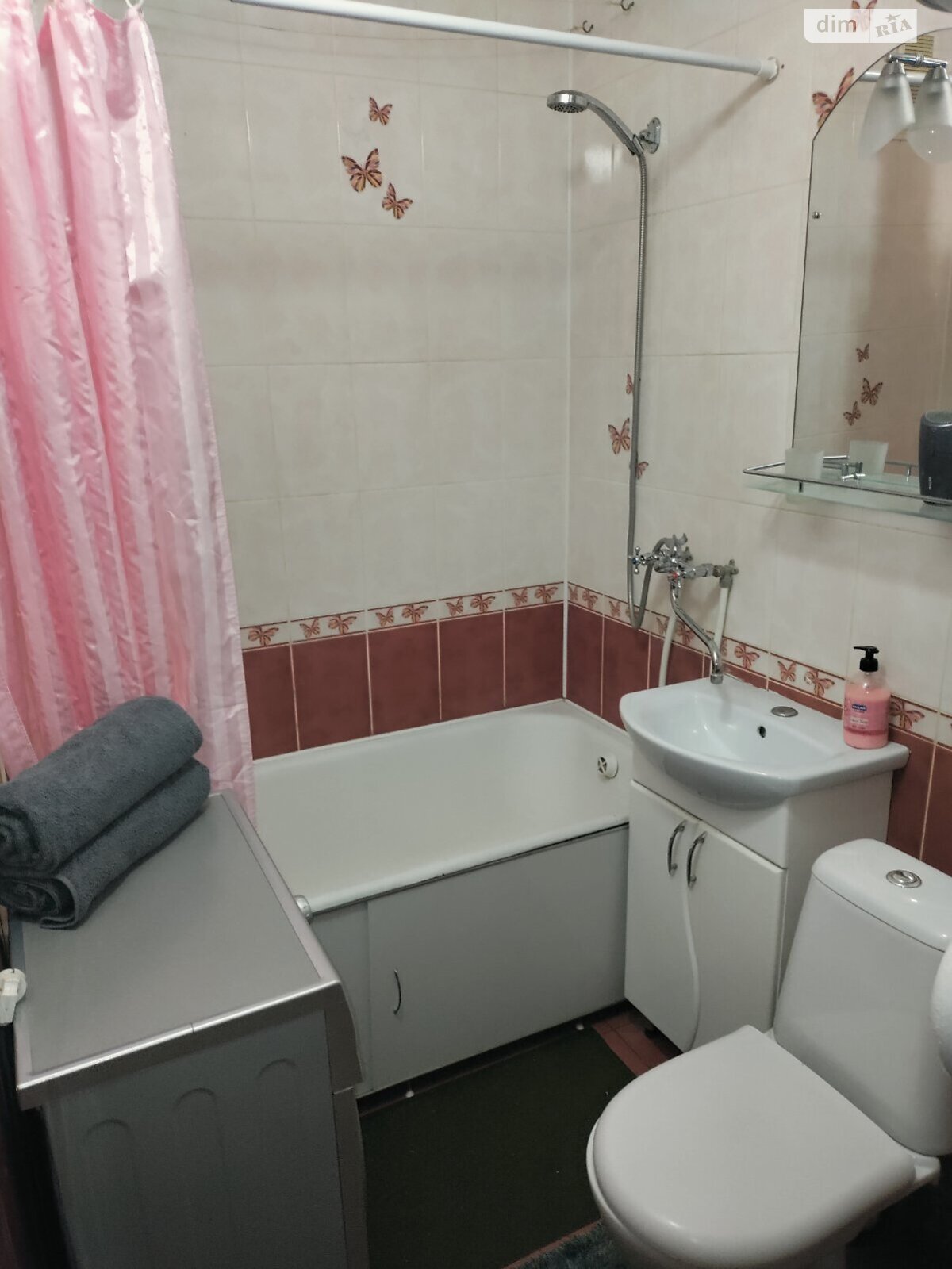 однокомнатная квартира в Чернигове, район Центр, на просп. Победы 58 в аренду на короткий срок посуточно фото 1