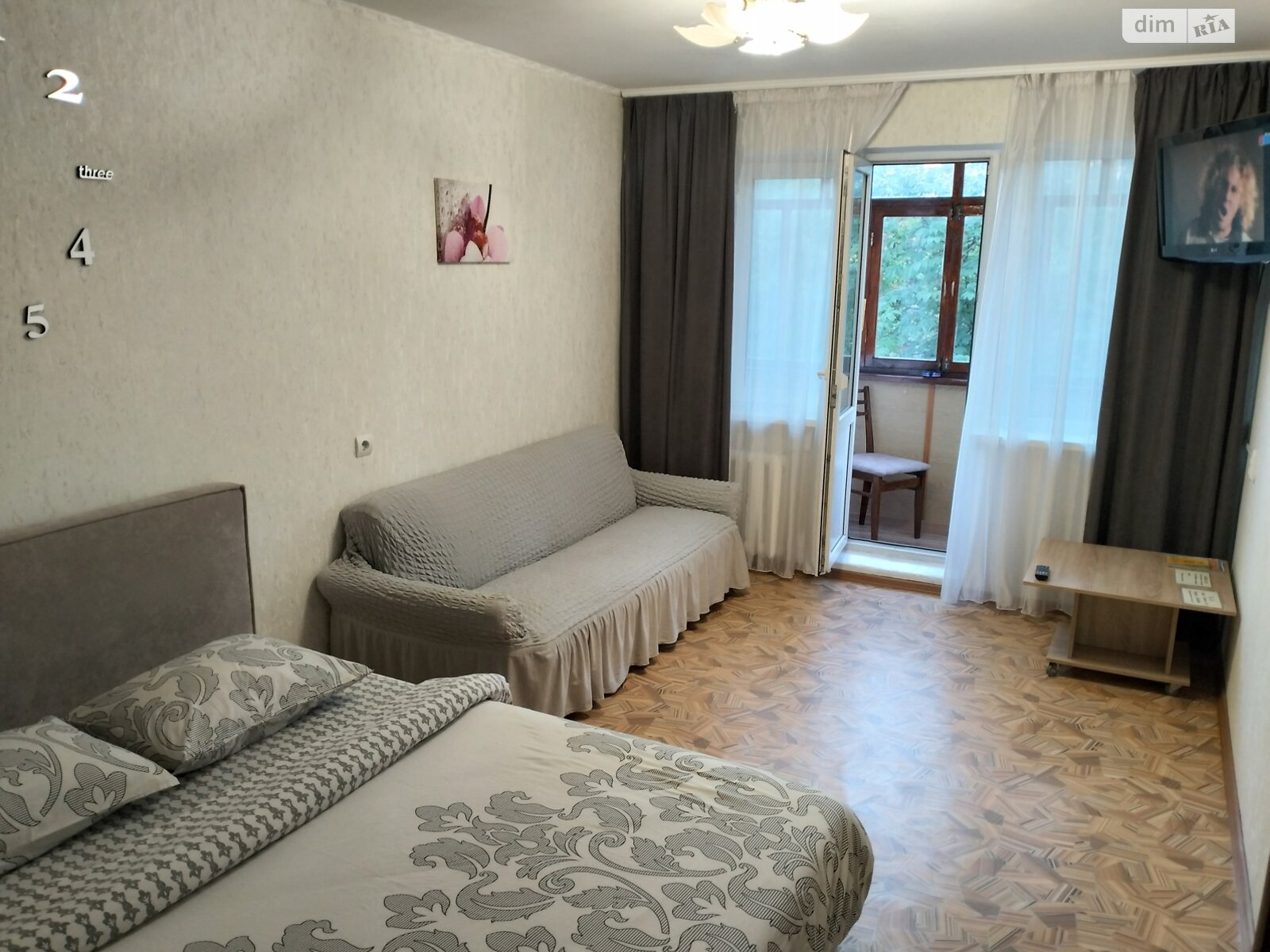 однокомнатная квартира в Чернигове, район Центр, на просп. Победы 58 в аренду на короткий срок посуточно фото 1