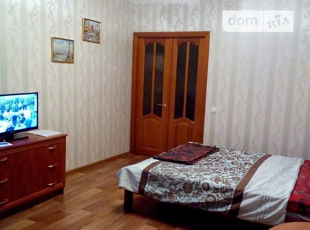 однокомнатная квартира в Чернигове, район Центр, на просп. Победы 63 в аренду на короткий срок посуточно фото 1 однокомнатная квартира в Чернигове, район Центр, на просп. Победы 63 в аренду на короткий срок посуточно фото 1