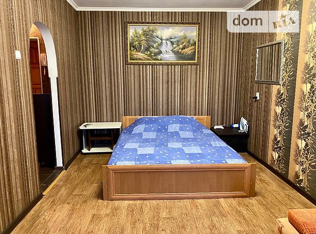 однокомнатная квартира в Чернигове, район Центр, на Проспект Победы 90 в аренду на короткий срок посуточно фото 1 однокомнатная квартира в Чернигове, район Центр, на Проспект Победы 90 в аренду на короткий срок посуточно фото 1