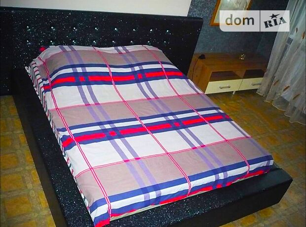 двухкомнатная квартира в Чернигове, район Центр, на ул. Ремесленная в аренду на короткий срок посуточно фото 1 двухкомнатная квартира в Чернигове, район Центр, на ул. Ремесленная в аренду на короткий срок посуточно фото 1