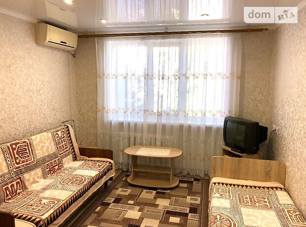 однокомнатная квартира в Черноморске, район Ильичевск, на 1-го мая улица в аренду на короткий срок посуточно фото 1 однокомнатная квартира в Черноморске, район Ильичевск, на 1-го мая улица в аренду на короткий срок посуточно фото 1