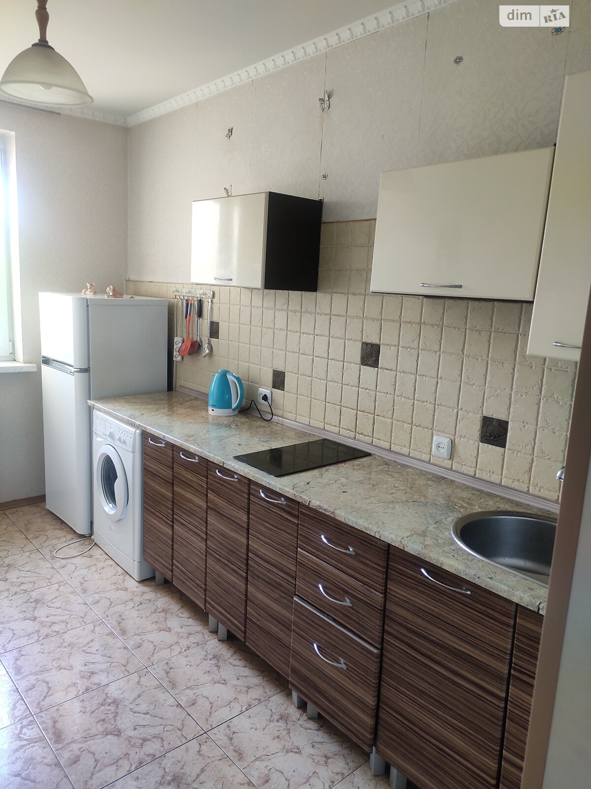 однокімнатна квартира в Чорноморську, район Іллічівськ, на вул. Данченка 3Б в оренду на короткий термін подобово фото 1
