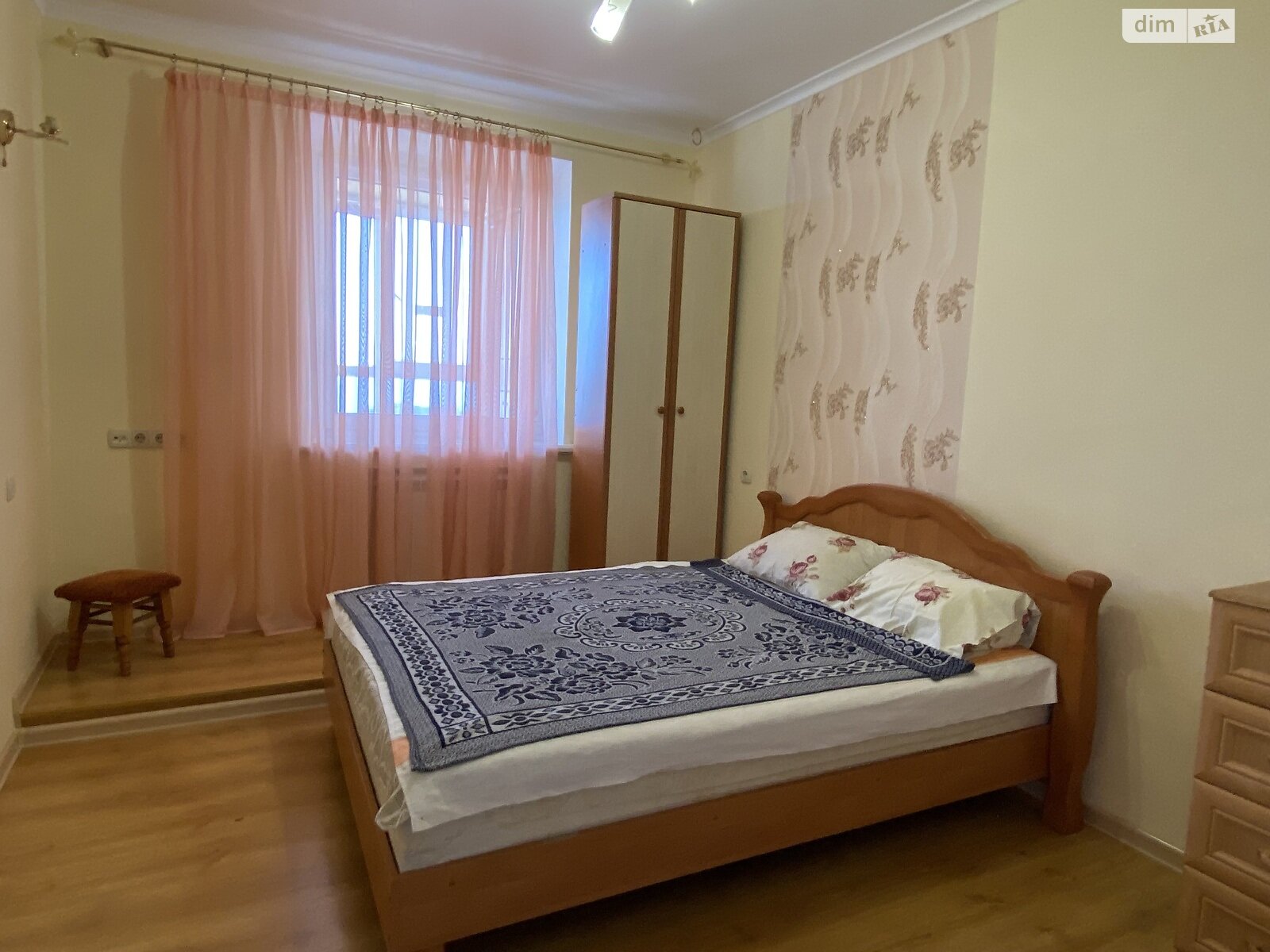 двокімнатна квартира в Чорноморську, район Іллічівськ, на вул. Лазурна 7 в оренду на короткий термін подобово фото 1 двокімнатна квартира в Чорноморську, район Іллічівськ, на вул. Лазурна 7 в оренду на короткий термін подобово фото 1