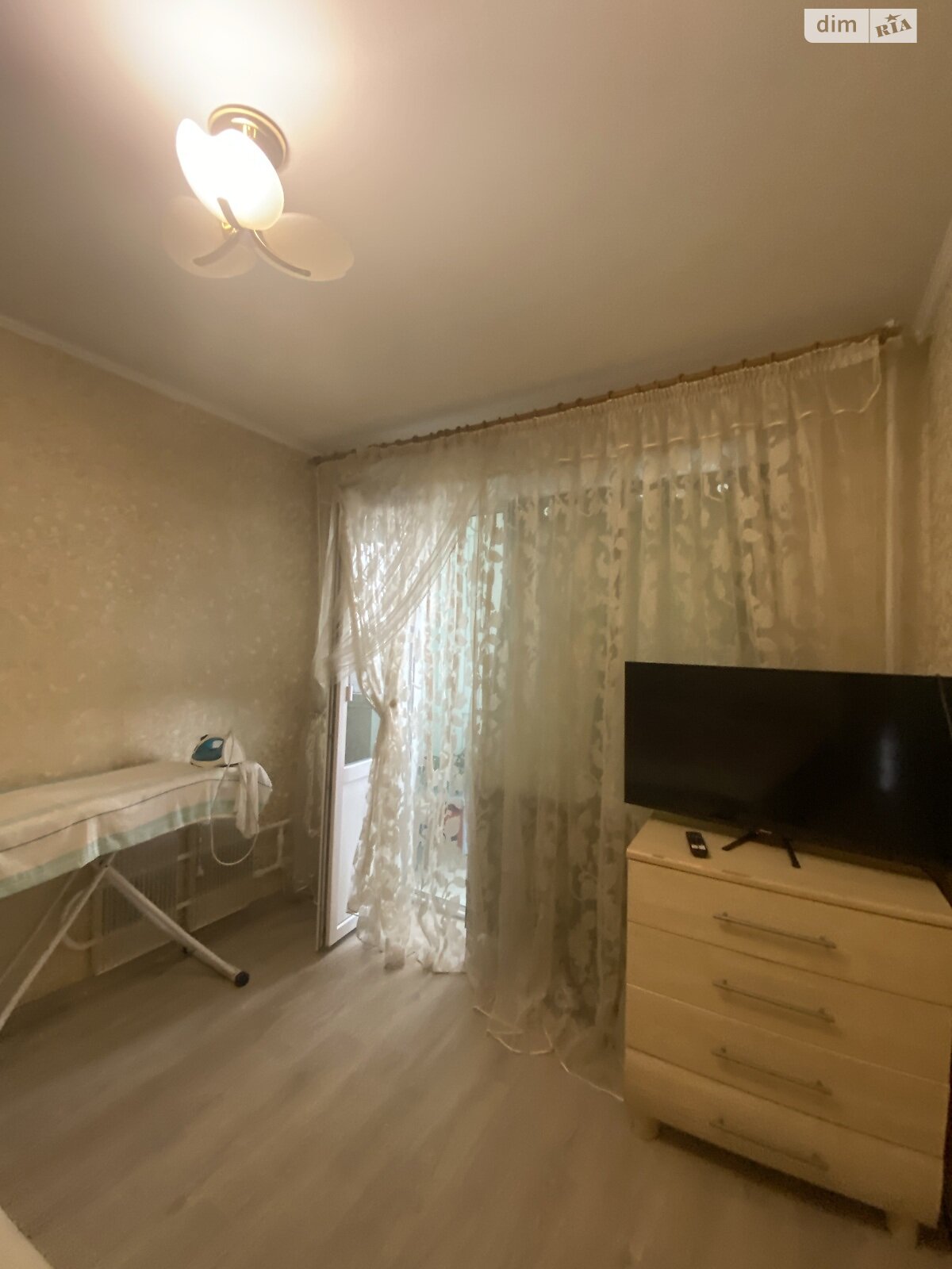 трехкомнатная квартира в Черноморске, район Ильичевск, на просп. Мира, кв. 25 в аренду на короткий срок посуточно фото 1 трехкомнатная квартира в Черноморске, район Ильичевск, на просп. Мира, кв. 25 в аренду на короткий срок посуточно фото 1