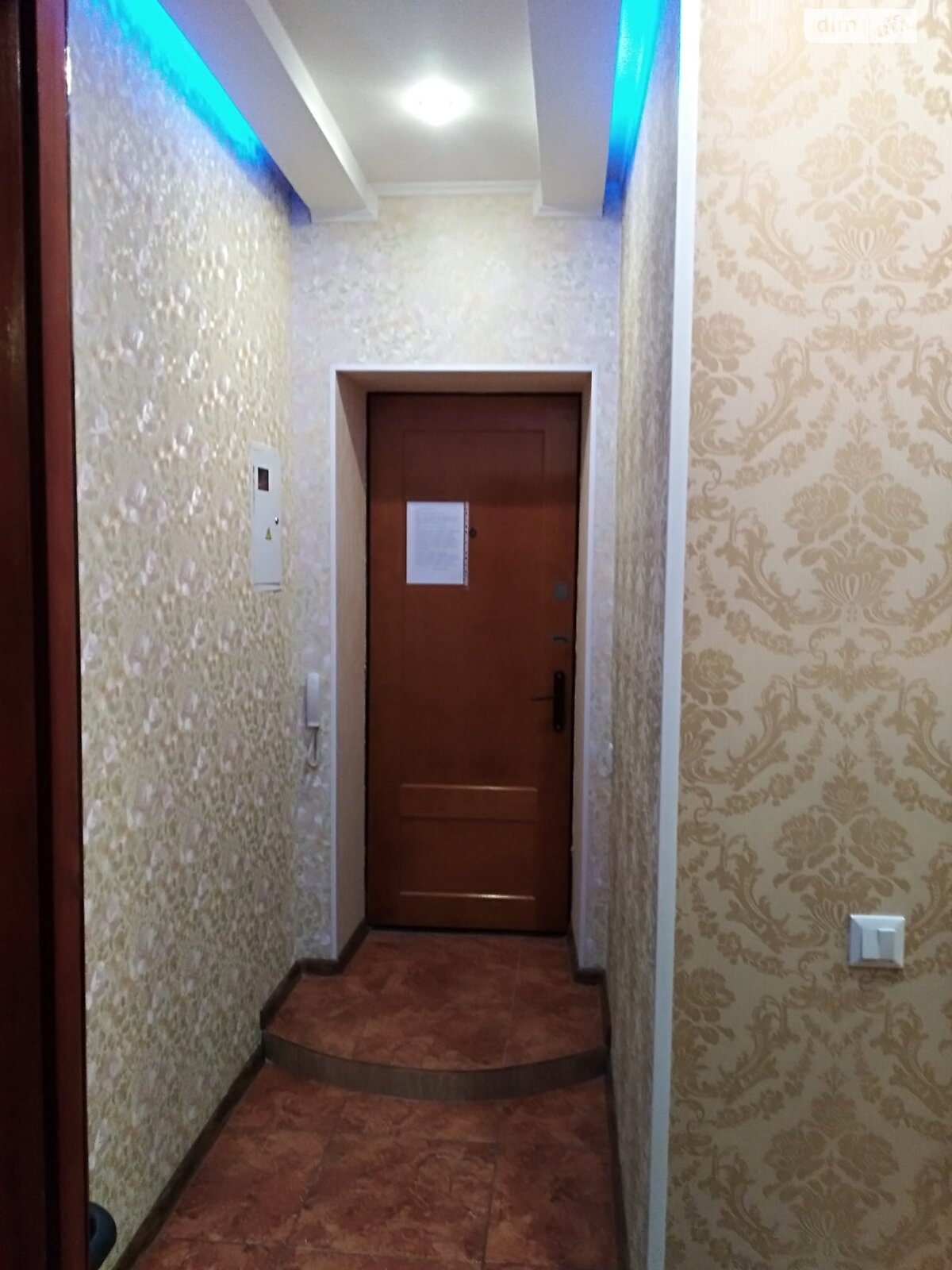 двухкомнатная квартира в Черноморске, район Ильичевск, на ул. Парковая 26 в аренду на короткий срок посуточно фото 1