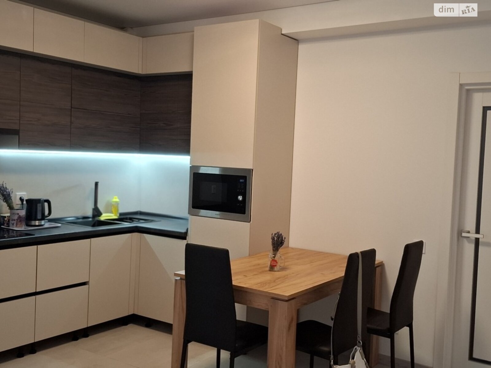 однокомнатная квартира в Черновцах, район Первомайский, на ул. Льва Когута 18 в аренду на короткий срок посуточно фото 1 однокомнатная квартира в Черновцах, район Первомайский, на ул. Льва Когута 18 в аренду на короткий срок посуточно фото 1