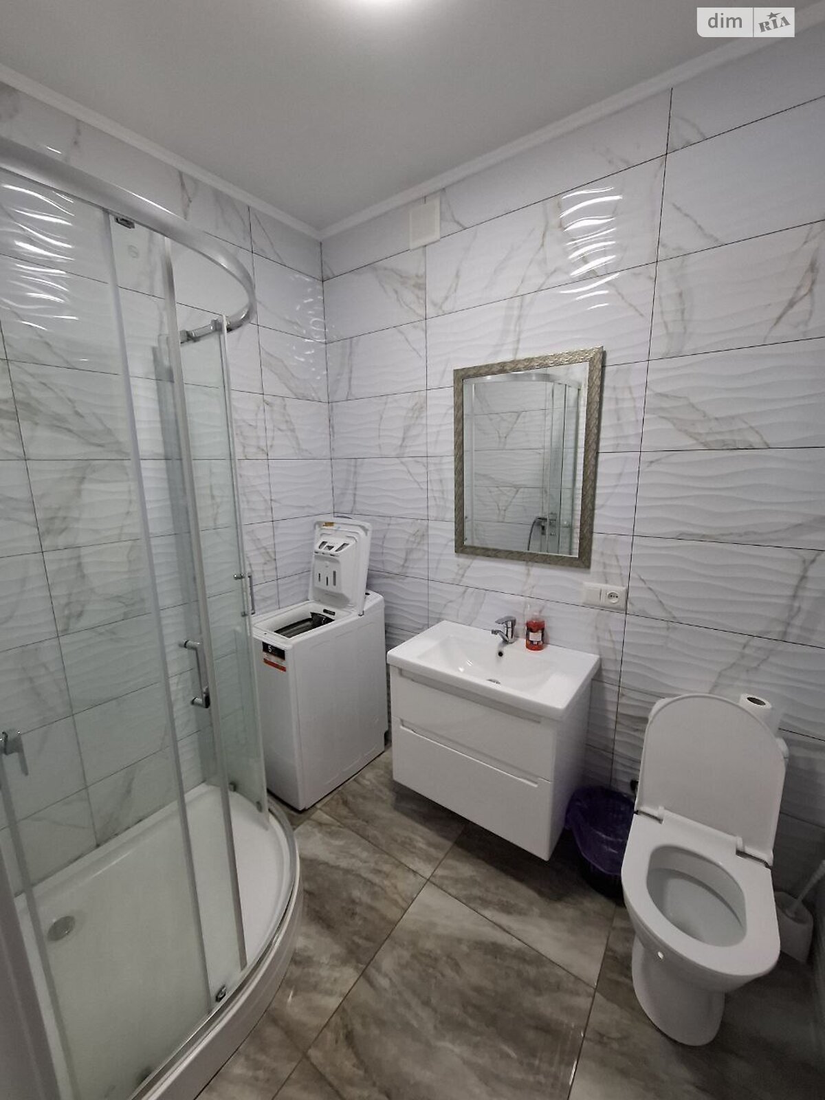 однокомнатная квартира в Черновцах, район Первомайский, на ул. Русская 226-228 в аренду на короткий срок посуточно фото 1 однокомнатная квартира в Черновцах, район Первомайский, на ул. Русская 226-228 в аренду на короткий срок посуточно фото 1