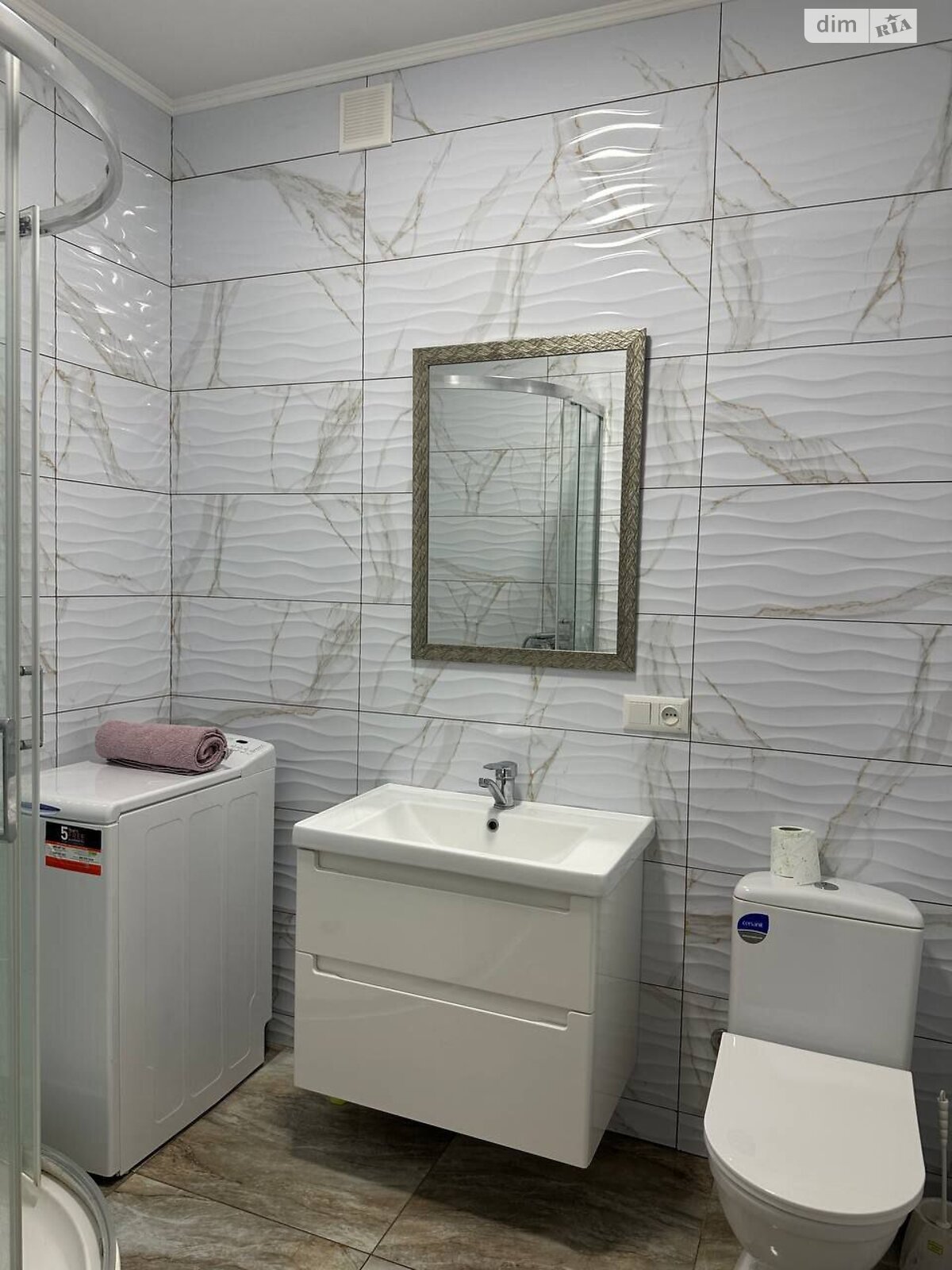 однокомнатная квартира в Черновцах, район Первомайский, на ул. Русская 226-228 в аренду на короткий срок посуточно фото 1 однокомнатная квартира в Черновцах, район Первомайский, на ул. Русская 226-228 в аренду на короткий срок посуточно фото 1