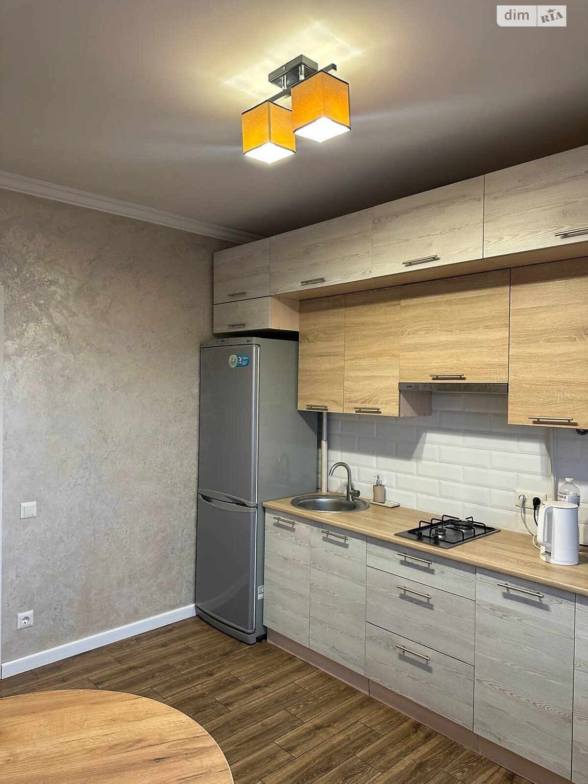 однокомнатная квартира в Черновцах, район Первомайский, на ул. Русская 226-228 в аренду на короткий срок посуточно фото 1 однокомнатная квартира в Черновцах, район Первомайский, на ул. Русская 226-228 в аренду на короткий срок посуточно фото 1