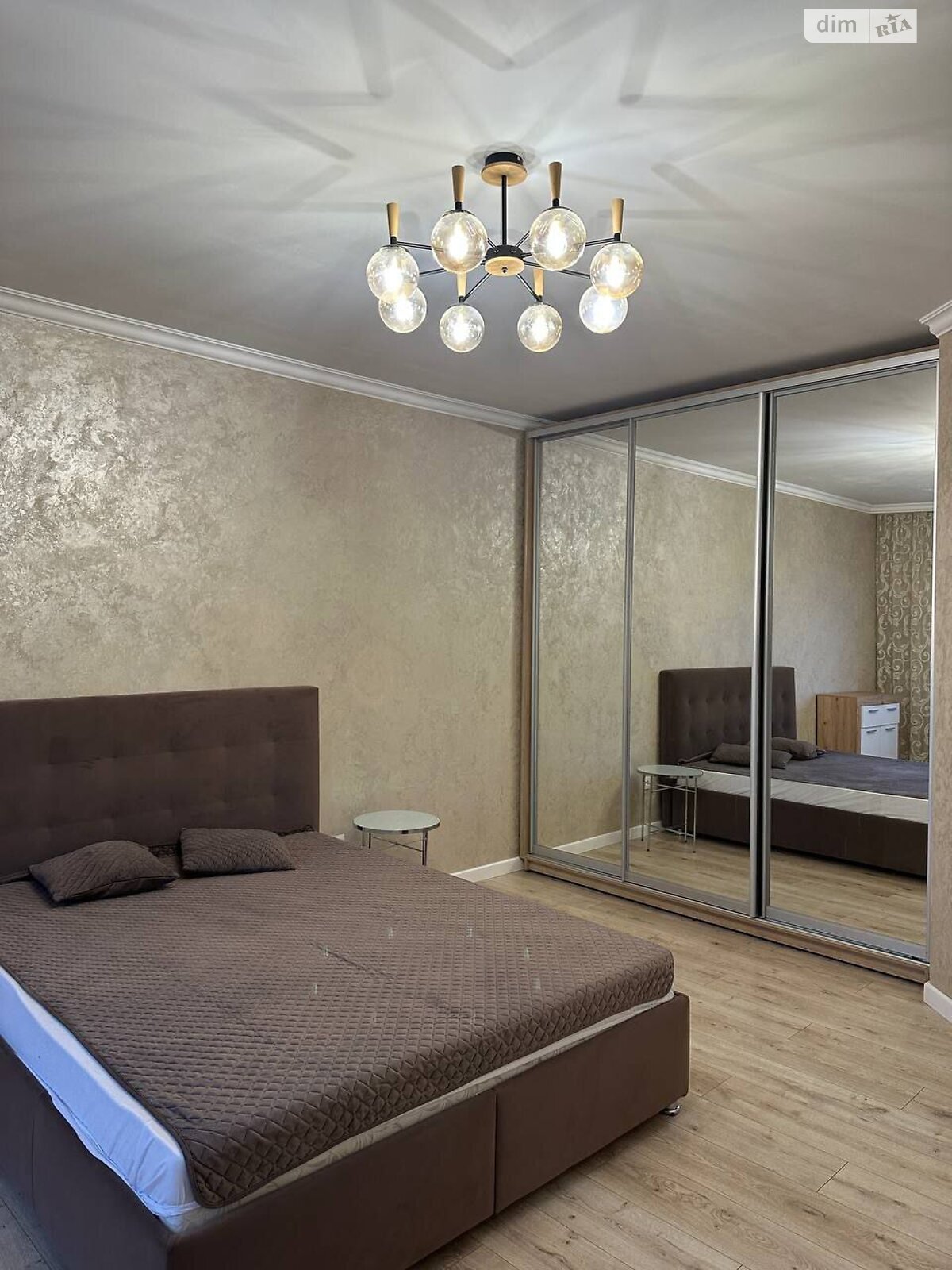 однокомнатная квартира в Черновцах, район Первомайский, на ул. Русская 226-228 в аренду на короткий срок посуточно фото 1 однокомнатная квартира в Черновцах, район Первомайский, на ул. Русская 226-228 в аренду на короткий срок посуточно фото 1