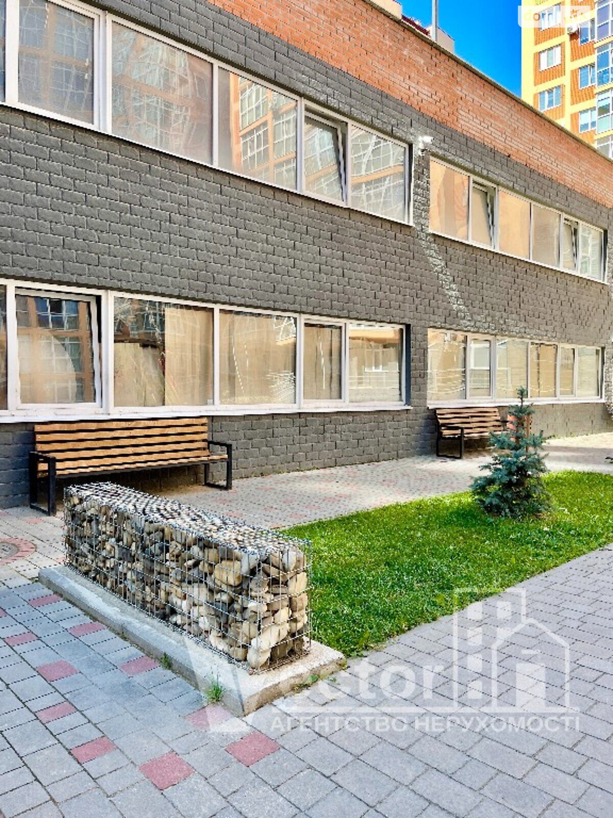 двухкомнатная квартира в Черновцах, район Проспект, на ул. Ровенская 12Б в аренду на короткий срок посуточно фото 1