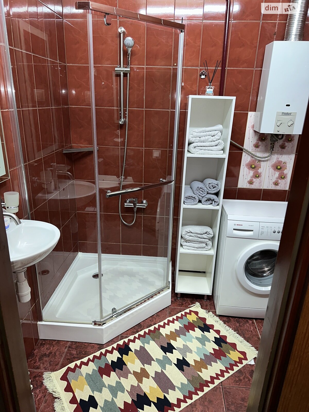 двухкомнатная квартира в Черновцах, район Шевченковский, на ул. Почтовая 3 в аренду на короткий срок посуточно фото 1