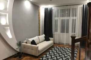 трехкомнатная квартира в Черновцах, район Центр, на ул. Университетская в аренду на короткий срок посуточно фото 2