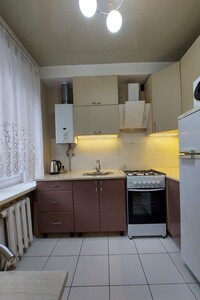 однокомнатная квартира в Днепре, район 1 мая, на просп. Науки 92 в аренду на короткий срок посуточно фото 2