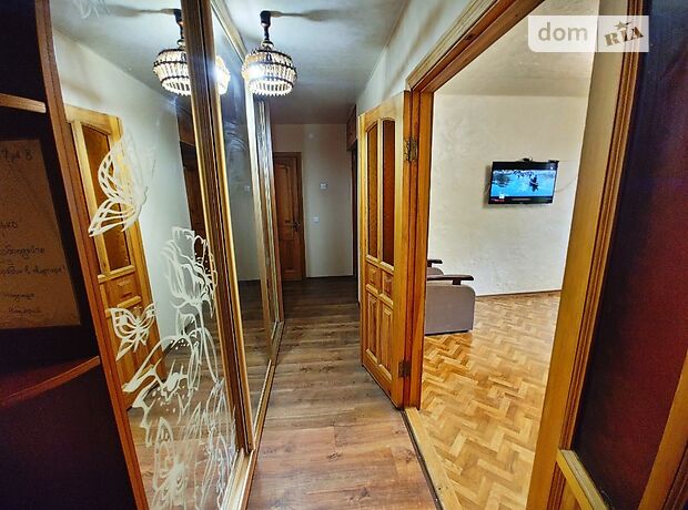 трикімнатна квартира в Дніпрі, район Індустріальний, на вул. Калинова в оренду на короткий термін подобово фото 1 трикімнатна квартира в Дніпрі, район Індустріальний, на вул. Калинова в оренду на короткий термін подобово фото 1