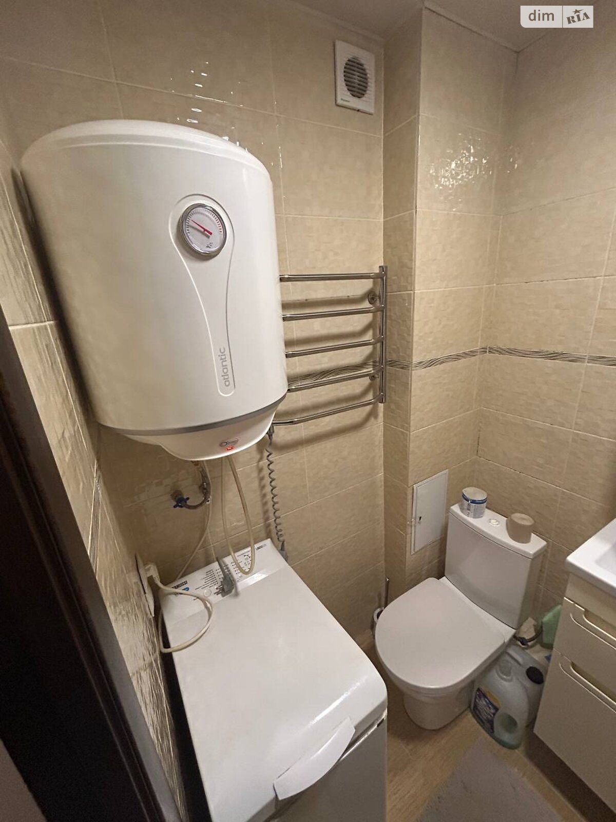 трехкомнатная квартира в Днепре, район Победа-5, на просп. Героев в аренду на короткий срок посуточно фото 1