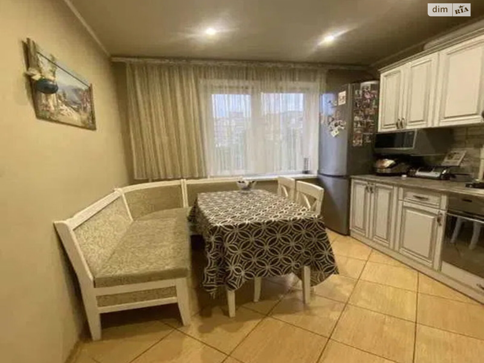 трехкомнатная квартира в Днепре, район Победа-5, на просп. Героев в аренду на короткий срок посуточно фото 1