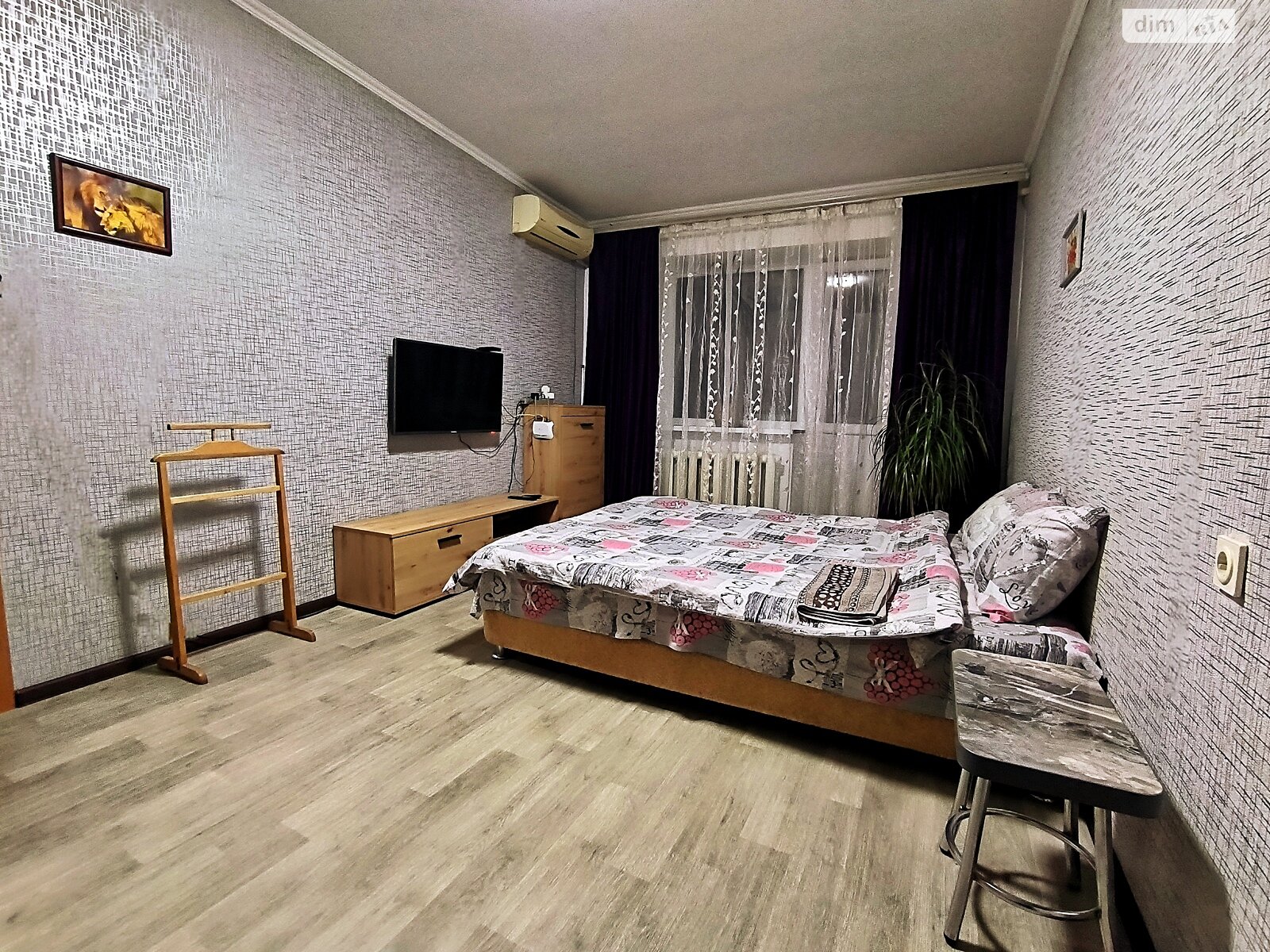 однокомнатная квартира в Днепре, район Солнечный, на ул. Планетная 3 в аренду на короткий срок посуточно фото 1 однокомнатная квартира в Днепре, район Солнечный, на ул. Планетная 3 в аренду на короткий срок посуточно фото 1