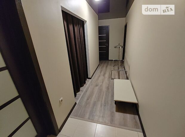 трикімнатна квартира в Дніпрі, район Тополя-1, на мас. Тополя-1 15/3 в оренду на короткий термін подобово фото 1 трикімнатна квартира в Дніпрі, район Тополя-1, на мас. Тополя-1 15/3 в оренду на короткий термін подобово фото 1