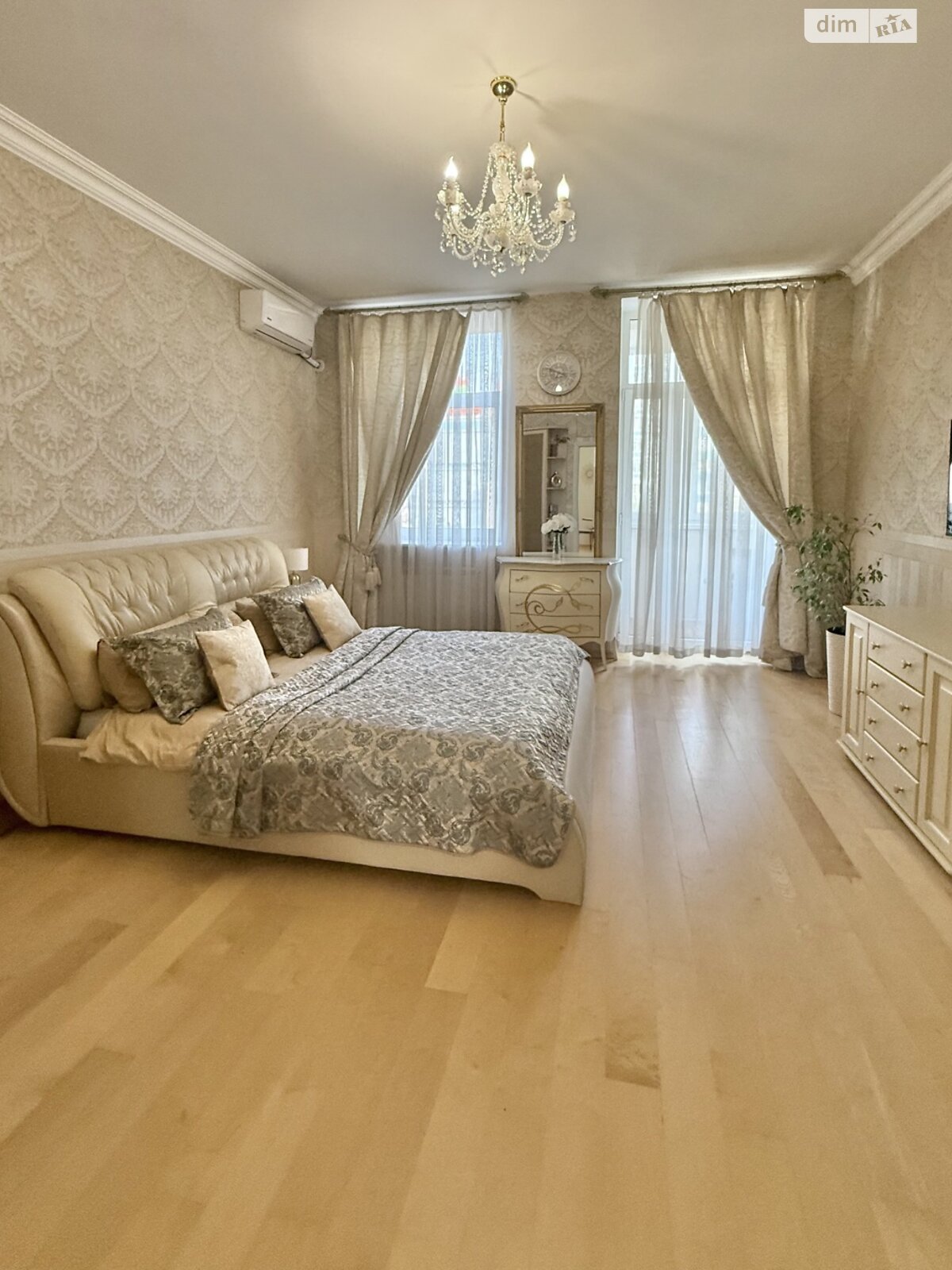 двухкомнатная квартира в Днепре, район Центральный, на просп. Поля Александра 8А в аренду на короткий срок посуточно фото 1 двухкомнатная квартира в Днепре, район Центральный, на просп. Поля Александра 8А в аренду на короткий срок посуточно фото 1