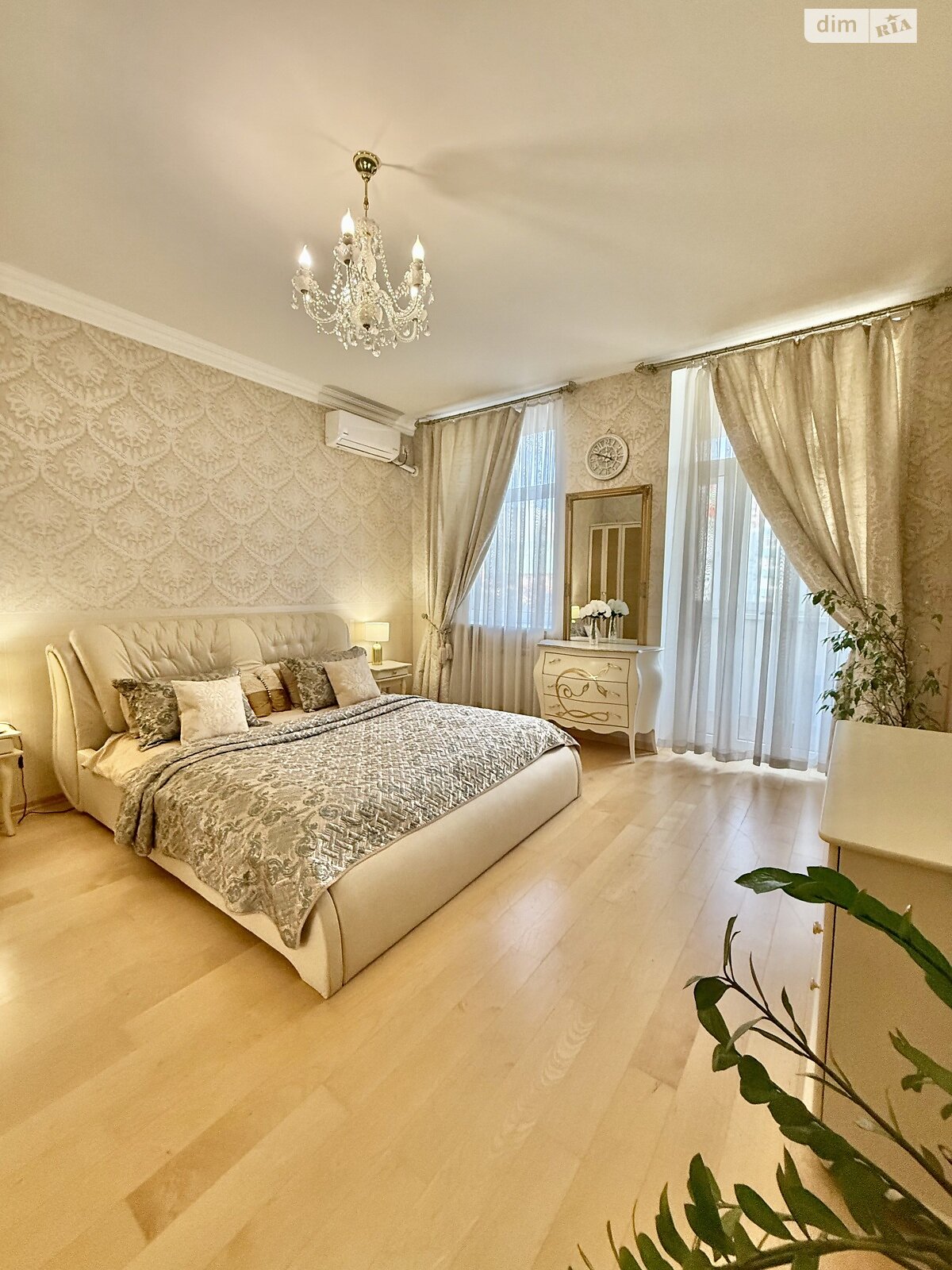 двухкомнатная квартира в Днепре, район Центральный, на просп. Поля Александра 8А в аренду на короткий срок посуточно фото 1 двухкомнатная квартира в Днепре, район Центральный, на просп. Поля Александра 8А в аренду на короткий срок посуточно фото 1