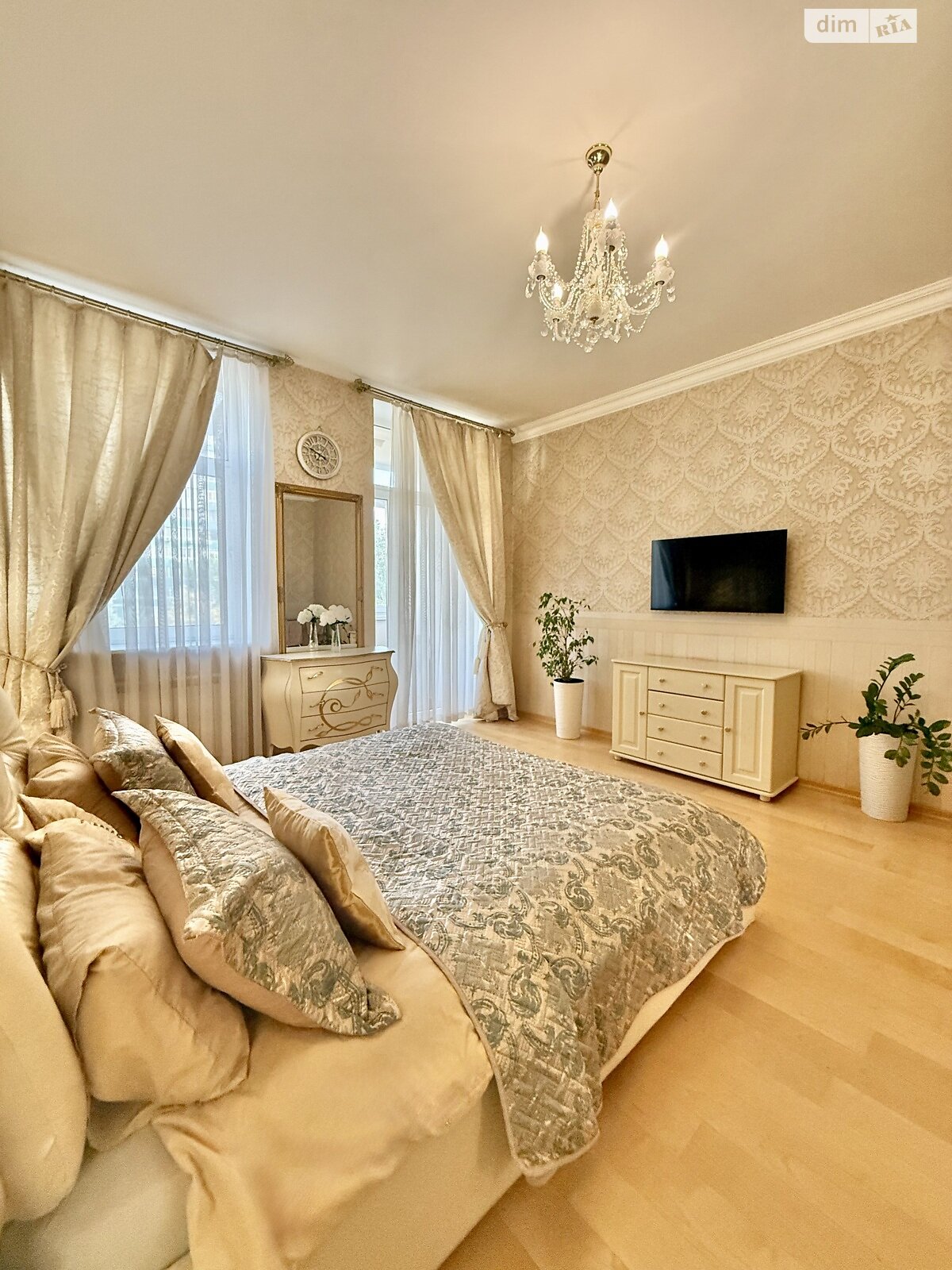 двухкомнатная квартира в Днепре, район Центральный, на просп. Поля Александра 8А в аренду на короткий срок посуточно фото 1 двухкомнатная квартира в Днепре, район Центральный, на просп. Поля Александра 8А в аренду на короткий срок посуточно фото 1