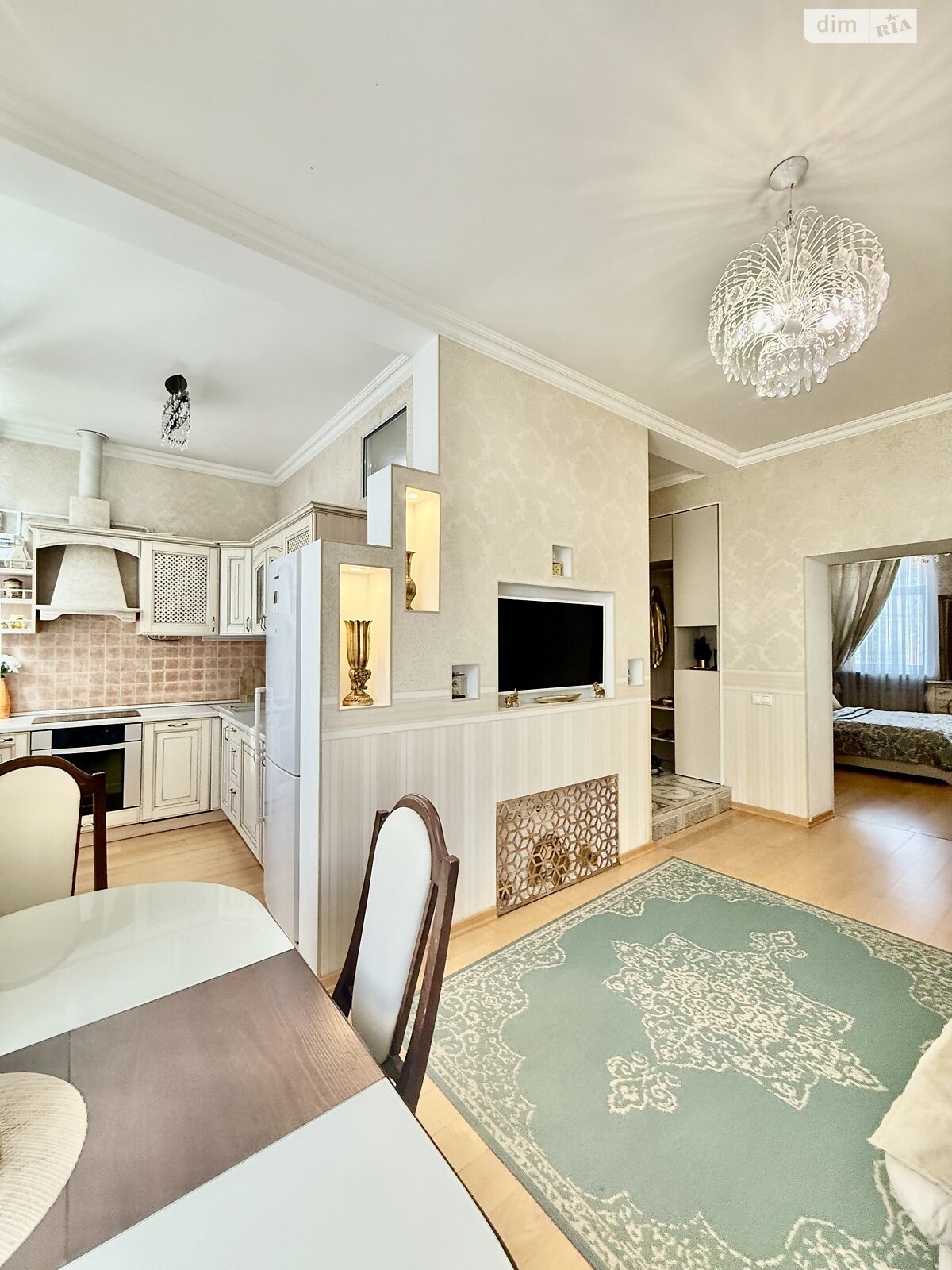 двухкомнатная квартира в Днепре, район Центральный, на просп. Поля Александра 8А в аренду на короткий срок посуточно фото 1 двухкомнатная квартира в Днепре, район Центральный, на просп. Поля Александра 8А в аренду на короткий срок посуточно фото 1