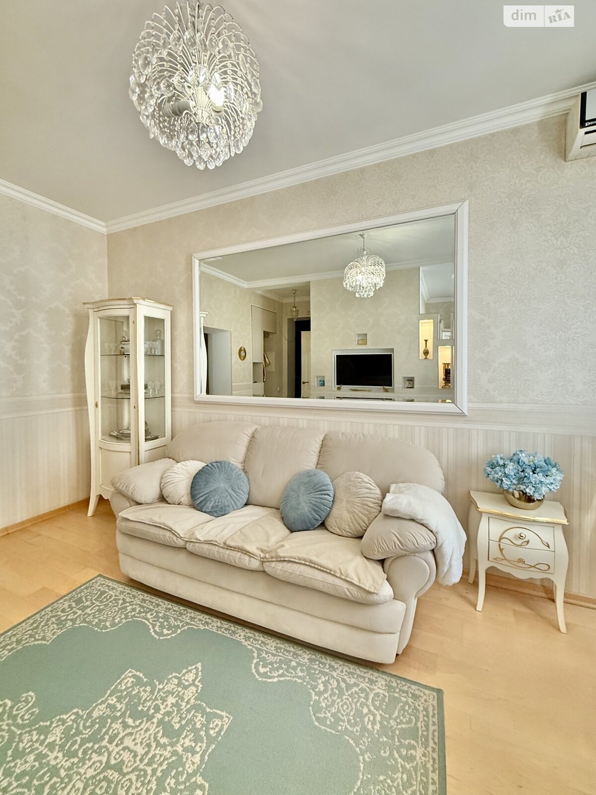 двухкомнатная квартира в Днепре, район Центральный, на просп. Поля Александра 8А в аренду на короткий срок посуточно фото 1 двухкомнатная квартира в Днепре, район Центральный, на просп. Поля Александра 8А в аренду на короткий срок посуточно фото 1