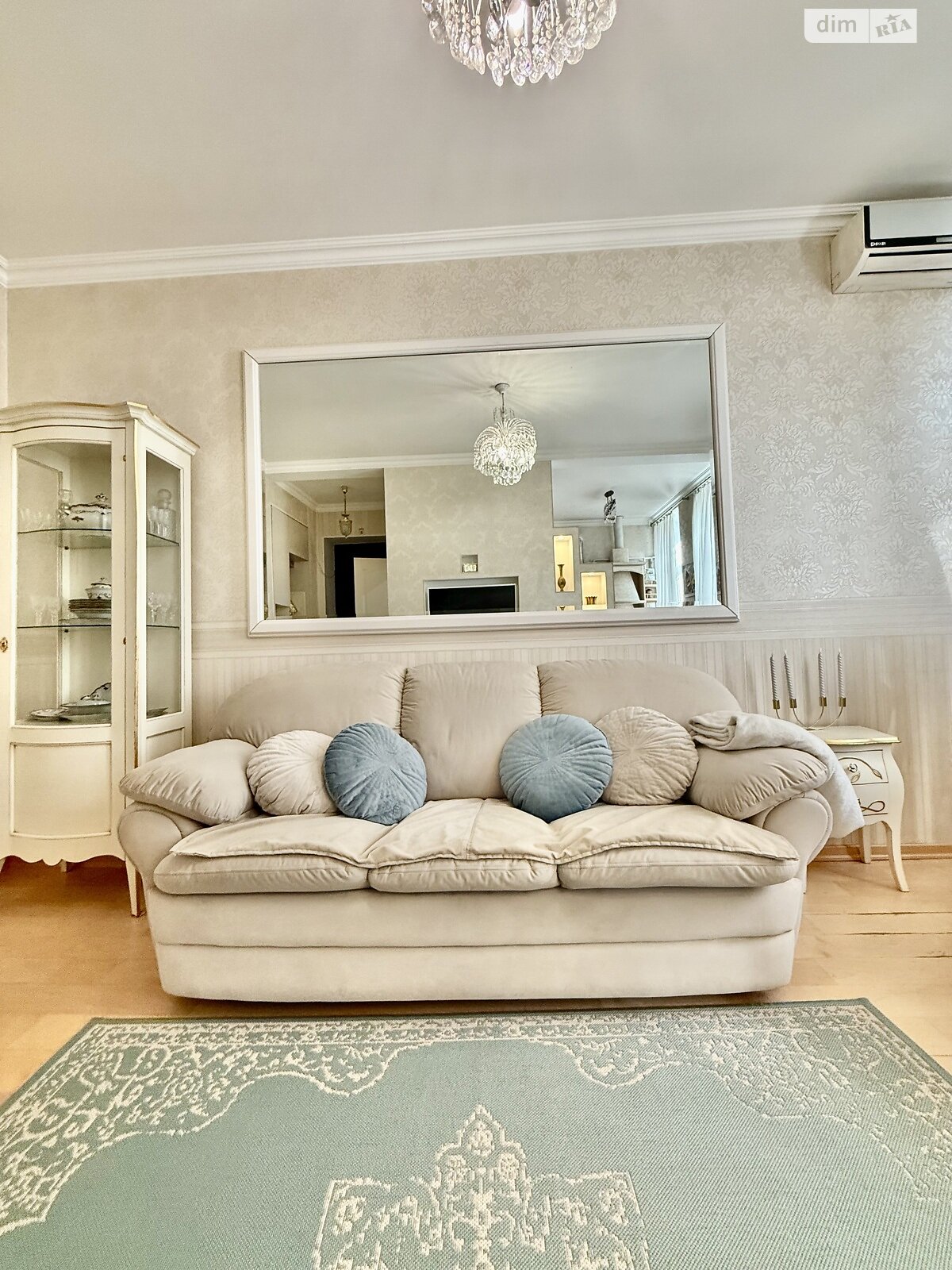 двухкомнатная квартира в Днепре, район Центральный, на просп. Поля Александра 8А в аренду на короткий срок посуточно фото 1 двухкомнатная квартира в Днепре, район Центральный, на просп. Поля Александра 8А в аренду на короткий срок посуточно фото 1