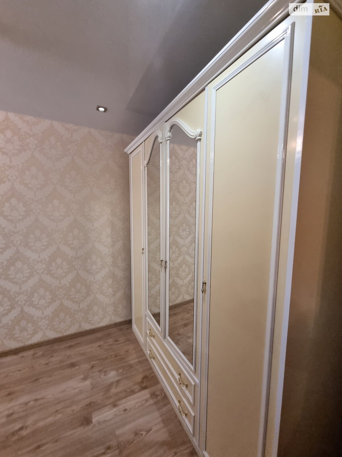 двухкомнатная квартира в Днепре, район Центральный, на ул. Артема 19 в аренду на короткий срок посуточно фото 1 двухкомнатная квартира в Днепре, район Центральный, на ул. Артема 19 в аренду на короткий срок посуточно фото 1