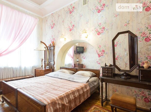 трехкомнатная квартира в Харькове, район Киевский, на ул. Садовая в аренду на короткий срок посуточно фото 1 трехкомнатная квартира в Харькове, район Киевский, на ул. Садовая в аренду на короткий срок посуточно фото 1