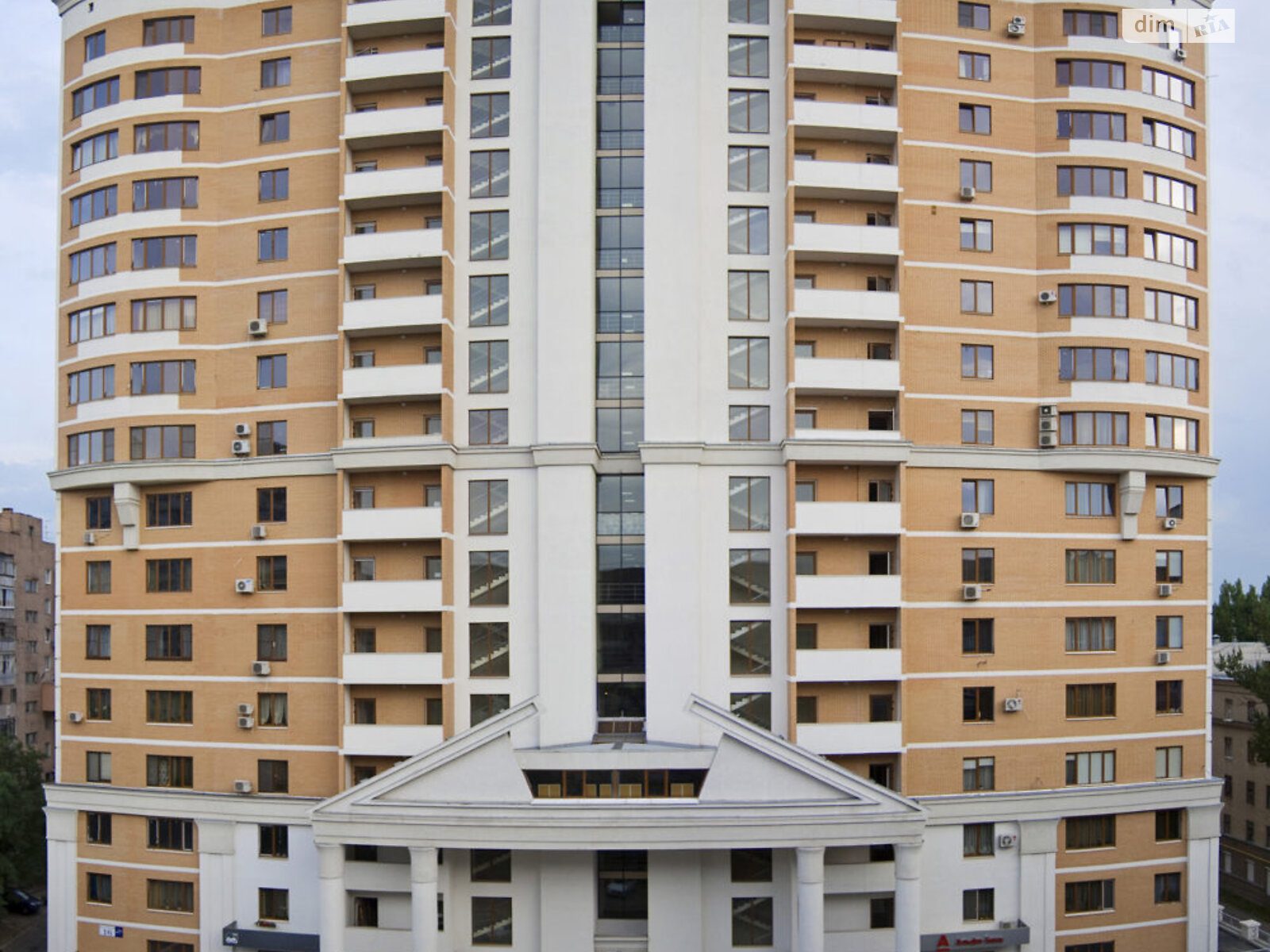 двухкомнатная квартира в Харькове, район Киевский, на ул. Ляпунова 16 в аренду на короткий срок посуточно фото 1