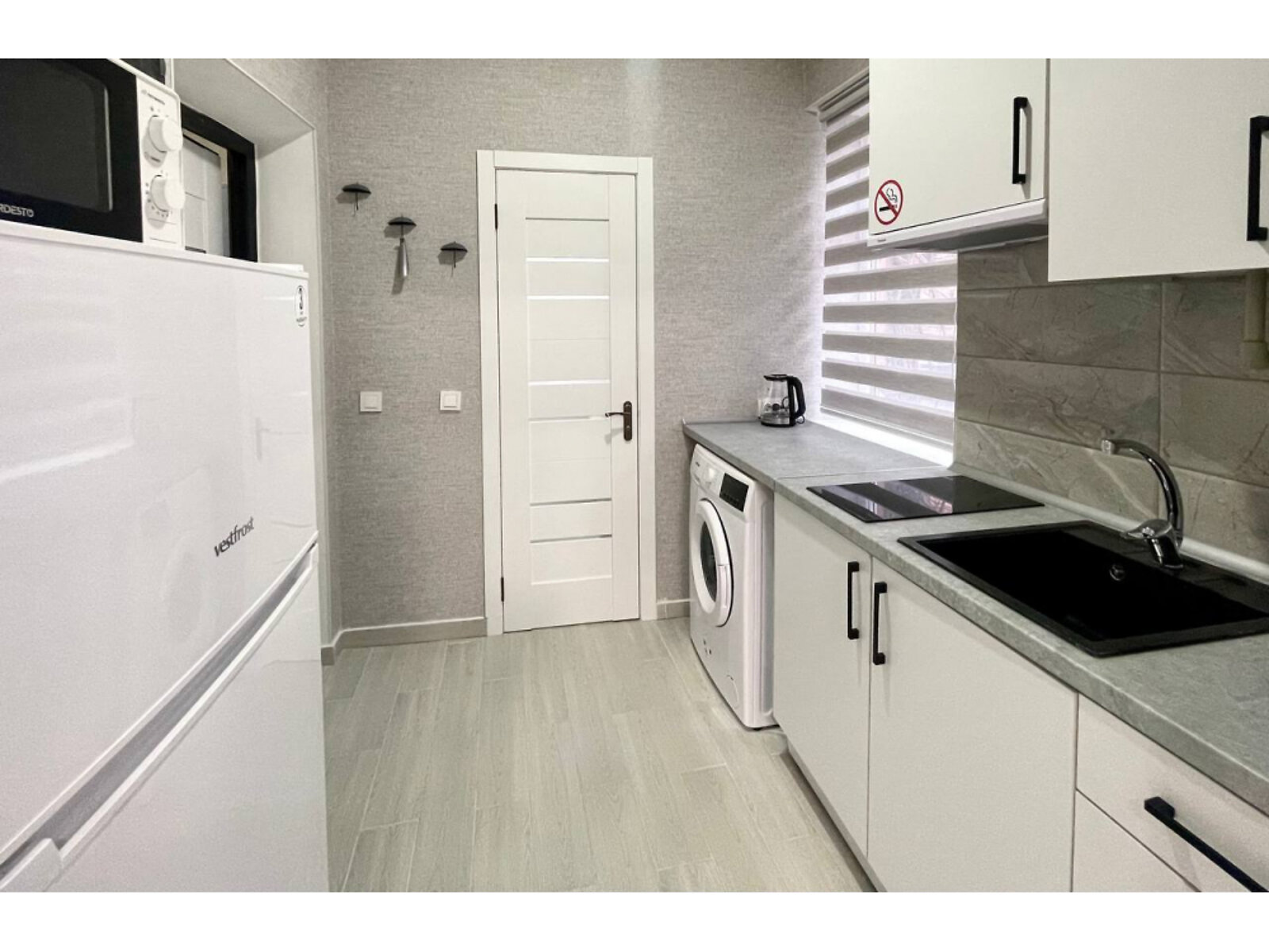 однокомнатная квартира в Харькове, район Подол, на ул. Кузнечная 14, кв. 1 в аренду на короткий срок посуточно фото 1 однокомнатная квартира в Харькове, район Подол, на ул. Кузнечная 14, кв. 1 в аренду на короткий срок посуточно фото 1