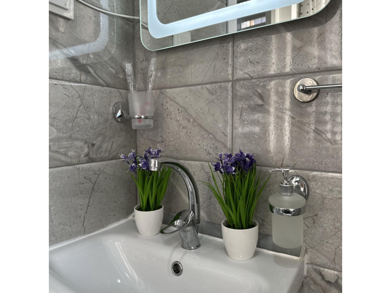 однокомнатная квартира в Харькове, район Подол, на ул. Кузнечная 14, кв. 1 в аренду на короткий срок посуточно фото 1 однокомнатная квартира в Харькове, район Подол, на ул. Кузнечная 14, кв. 1 в аренду на короткий срок посуточно фото 1