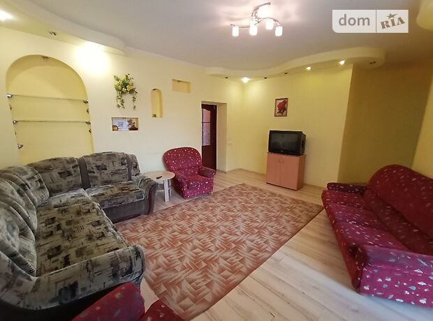 трехкомнатная квартира в Харькове, район Центр, на ул. Сумская 73 в аренду на короткий срок посуточно фото 1 трехкомнатная квартира в Харькове, район Центр, на ул. Сумская 73 в аренду на короткий срок посуточно фото 1