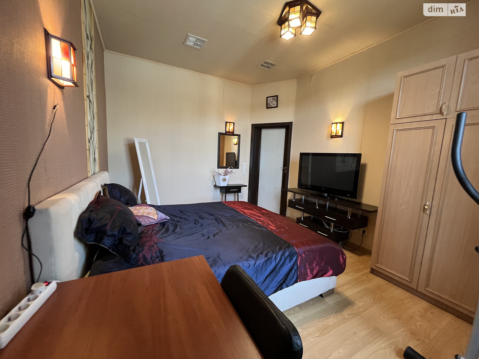 однокомнатная квартира в Харькове, район Центр, на майд. Конституции 2/2 в аренду на короткий срок посуточно фото 1 однокомнатная квартира в Харькове, район Центр, на майд. Конституции 2/2 в аренду на короткий срок посуточно фото 1