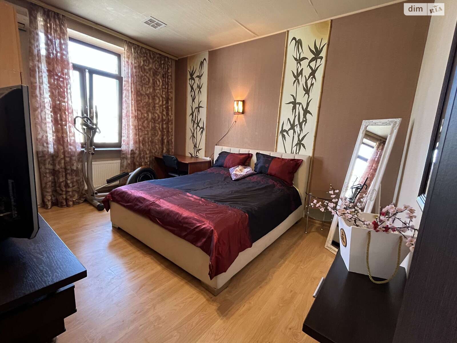 однокомнатная квартира в Харькове, район Центр, на майд. Конституции 2/2 в аренду на короткий срок посуточно фото 1 однокомнатная квартира в Харькове, район Центр, на майд. Конституции 2/2 в аренду на короткий срок посуточно фото 1