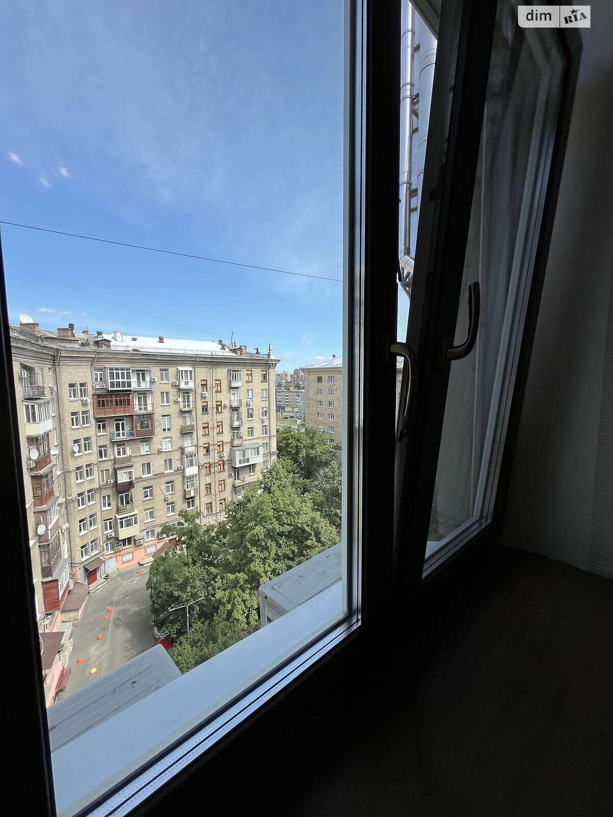 однокомнатная квартира в Харькове, район Центр, на майд. Конституции 2/2 в аренду на короткий срок посуточно фото 1 однокомнатная квартира в Харькове, район Центр, на майд. Конституции 2/2 в аренду на короткий срок посуточно фото 1