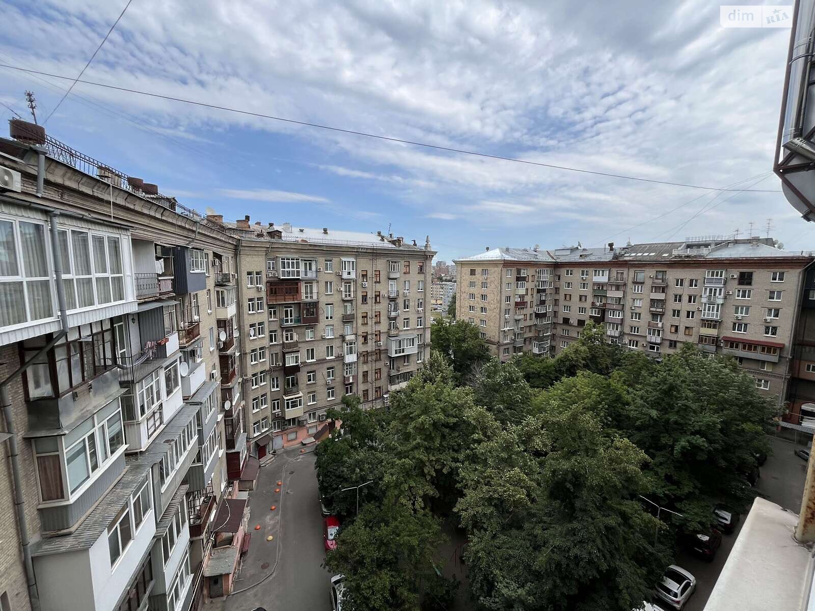 однокомнатная квартира в Харькове, район Центр, на майд. Конституции 2/2 в аренду на короткий срок посуточно фото 1 однокомнатная квартира в Харькове, район Центр, на майд. Конституции 2/2 в аренду на короткий срок посуточно фото 1