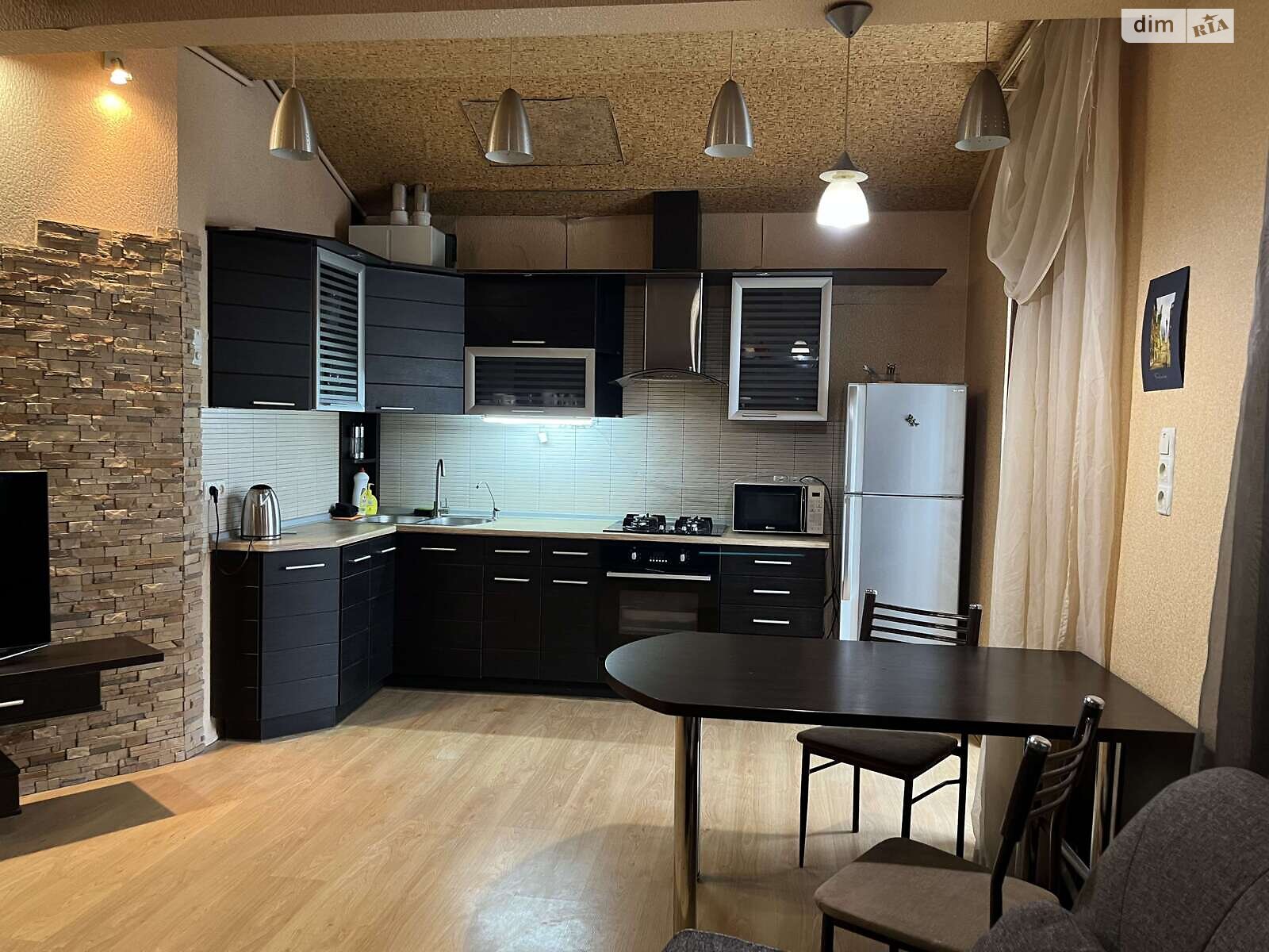 однокомнатная квартира в Харькове, район Центр, на майд. Конституции 2/2 в аренду на короткий срок посуточно фото 1 однокомнатная квартира в Харькове, район Центр, на майд. Конституции 2/2 в аренду на короткий срок посуточно фото 1