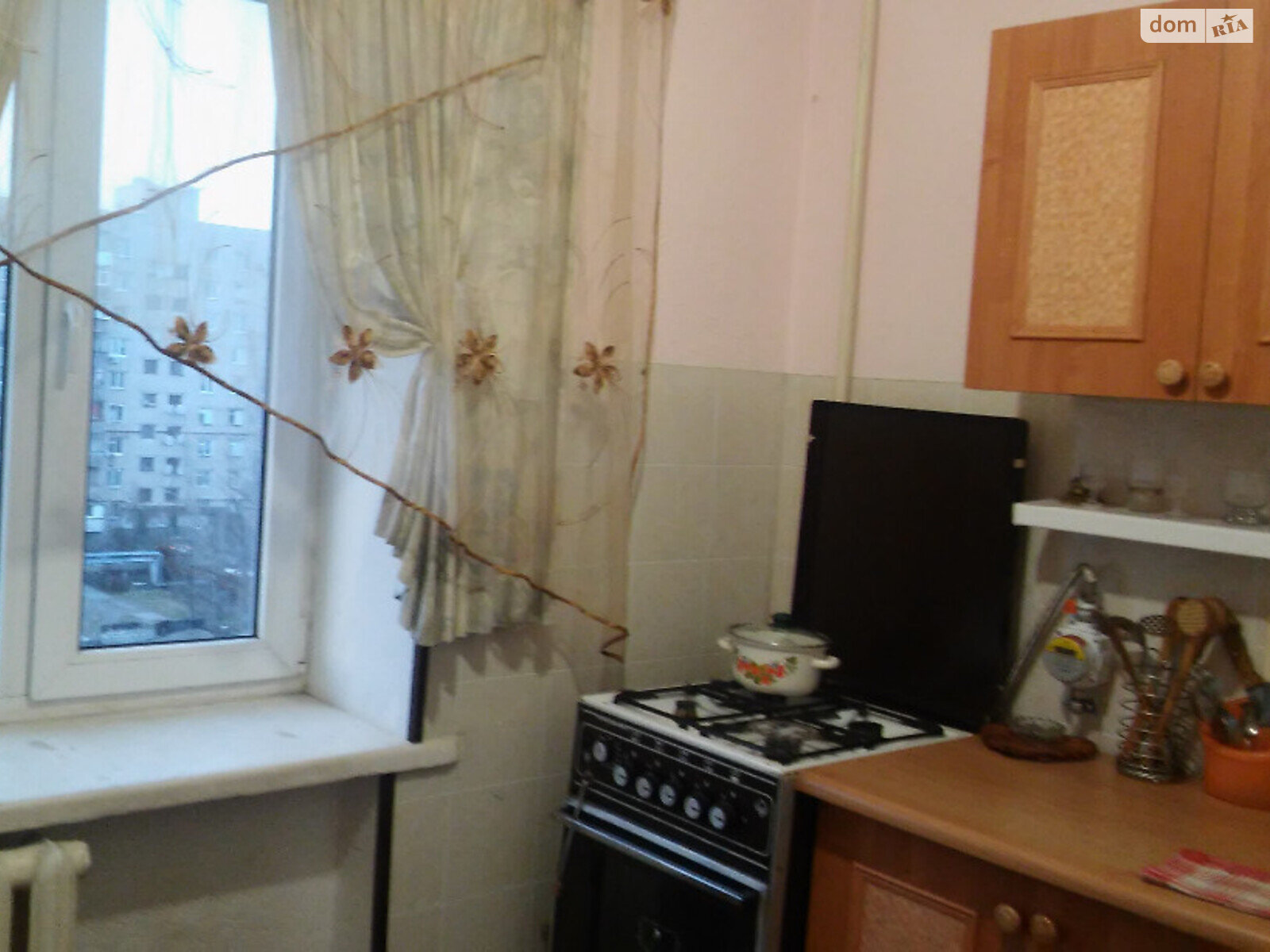 трехкомнатная квартира в Херсоне, район Корабельный, на ул. Дорофеева 6 в аренду на короткий срок посуточно фото 1
