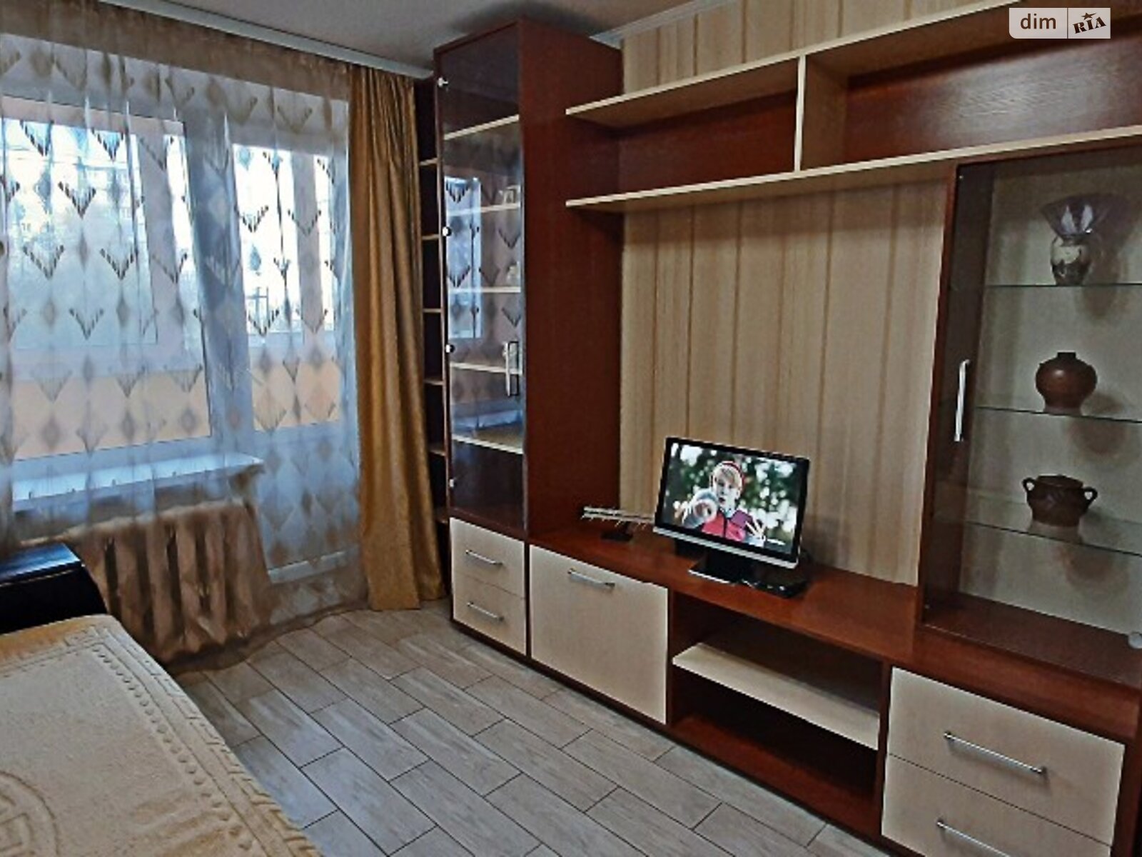 двухкомнатная квартира в Хмельницком, район Центр, на ул. Прибугская 18 в аренду на короткий срок посуточно фото 1