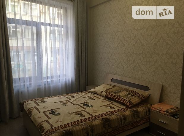 трехкомнатная квартира в Черноморске, район Ильичевск, на 1 Мая 1 б в аренду на короткий срок посуточно фото 1 трехкомнатная квартира в Черноморске, район Ильичевск, на 1 Мая 1 б в аренду на короткий срок посуточно фото 1
