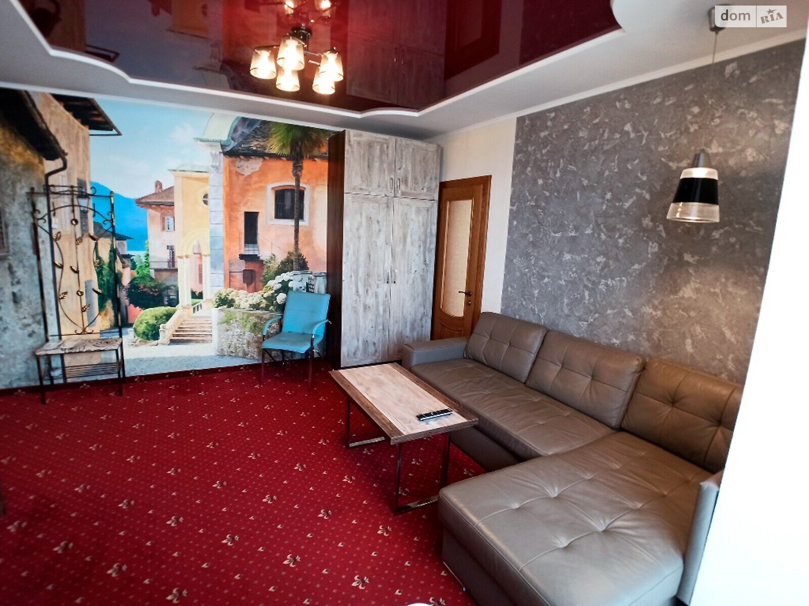 двухкомнатная квартира в Ивано-Франковске, район Центр, на ул. Ленкавского в аренду на короткий срок посуточно фото 1