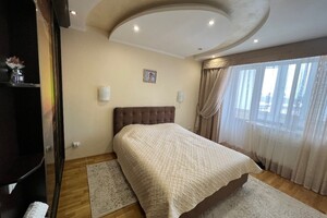 трикімнатна квартира в Івано-Франківську, район Центр, на бул. Північний 5Б, кв. 133 в оренду на короткий термін подобово фото 2