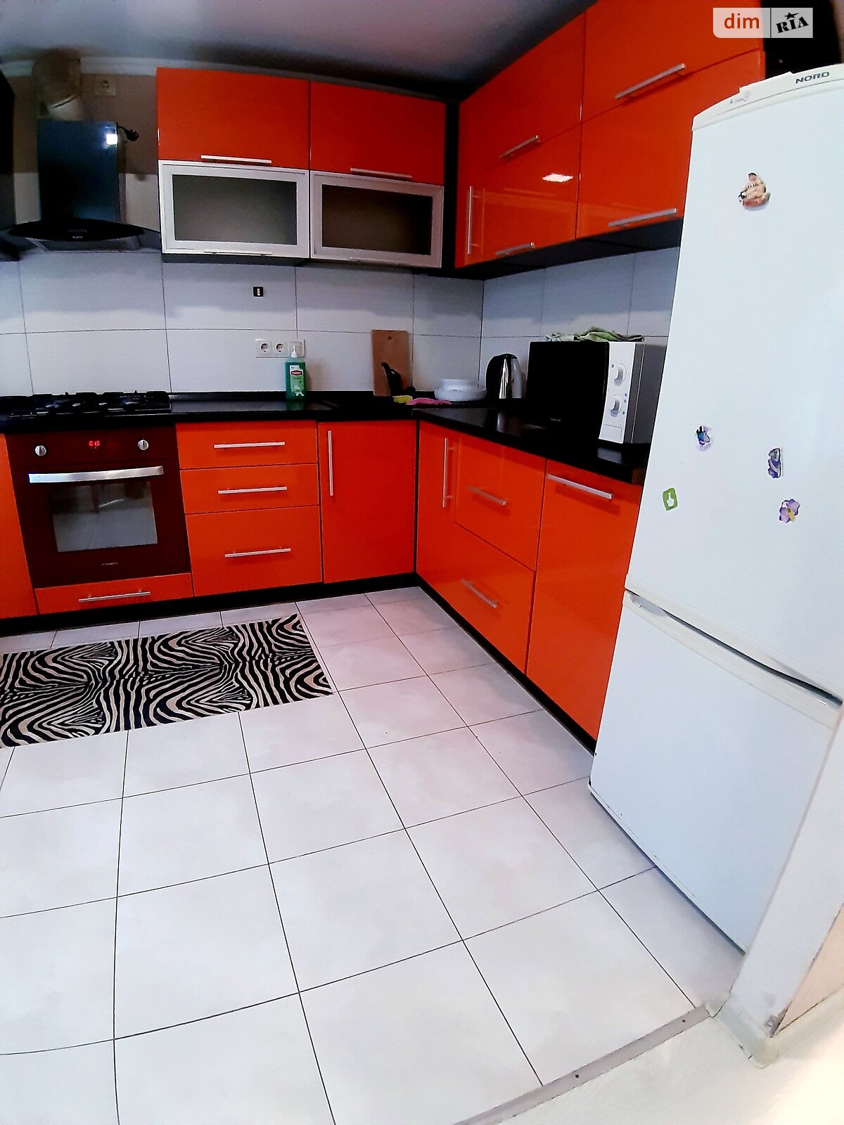 однокомнатная квартира в Житомире, на майд. Привокзальная 6/126 в аренду на короткий срок посуточно фото 1 однокомнатная квартира в Житомире, на майд. Привокзальная 6/126 в аренду на короткий срок посуточно фото 1