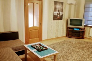 двокімнатна квартира в Житомирі, район Центр, на вул. Київська в оренду на короткий термін подобово фото 2