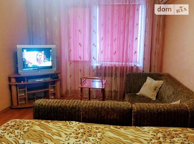 однокомнатная квартира в Житомире, район Центр, на ул. Победы в аренду на короткий срок посуточно фото 1 однокомнатная квартира в Житомире, район Центр, на ул. Победы в аренду на короткий срок посуточно фото 1