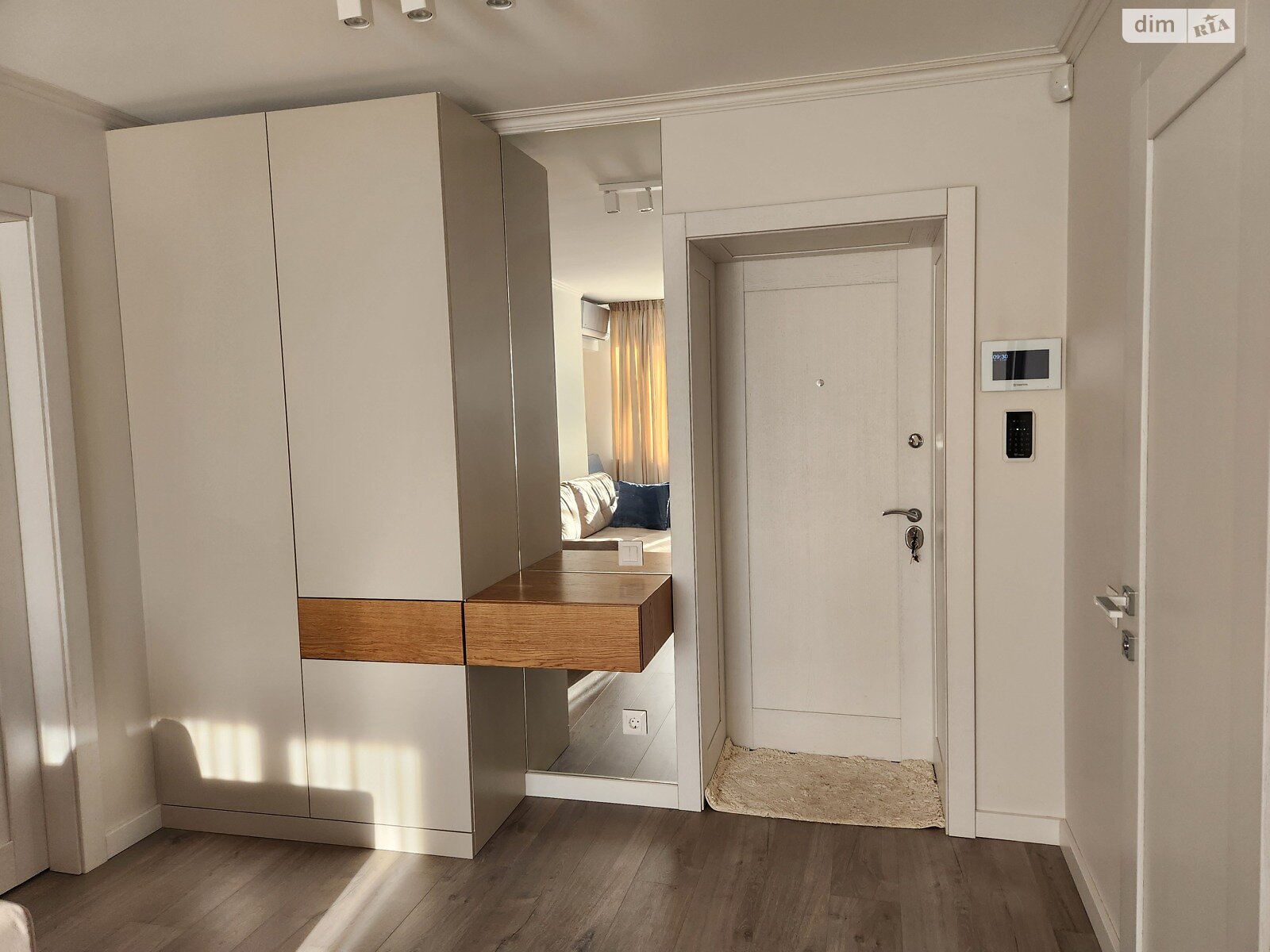 двухкомнатная квартира в Житомире, район Центр, на ул. Украинки Леси 61 в аренду на короткий срок посуточно фото 1 двухкомнатная квартира в Житомире, район Центр, на ул. Украинки Леси 61 в аренду на короткий срок посуточно фото 1